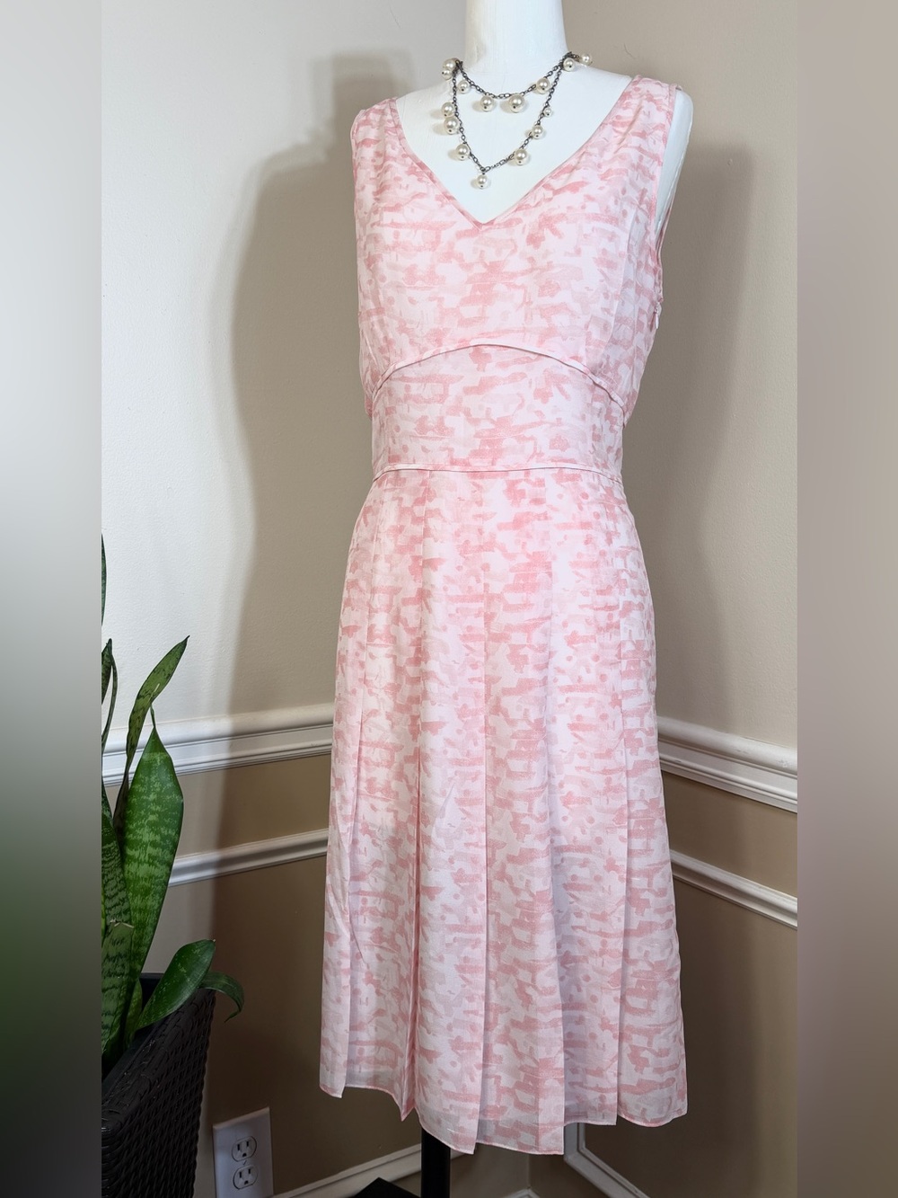NWT 🏷️Ann Taylor Factory Dress Sleeveless  Pink & White Abstract Pattern Size 14